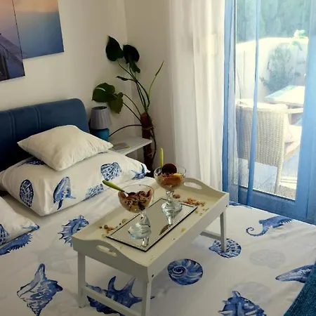 Marimar, Beachfront 1st Row * Split