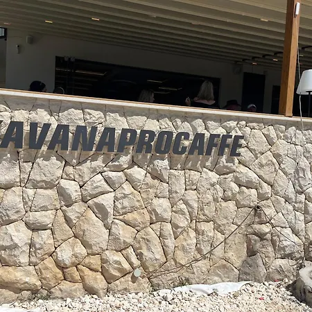 Marimar, Beachfront 1st Row Сплит
