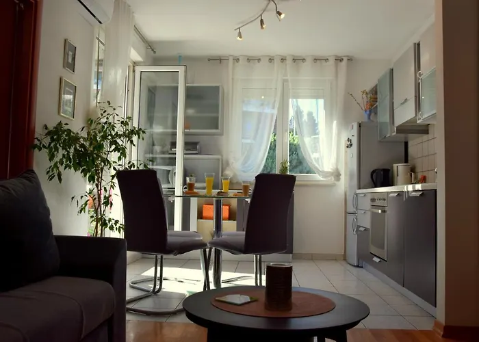 Marimar, Beachfront 1st Row * Split