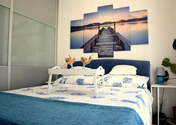 Apartment Marimar, Beachfront 1st Row Split