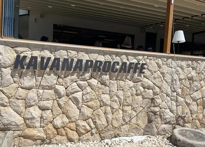 Marimar, Beachfront 1st Row Split