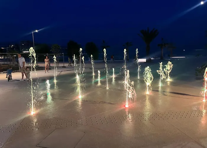 Apartment Marimar, Beachfront 1st Row Split