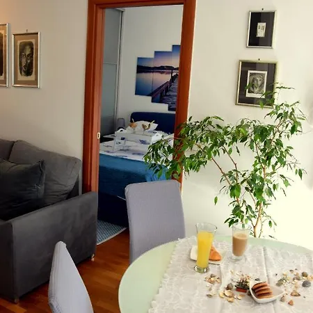 Apartment Marimar, Beachfront 1st Row *