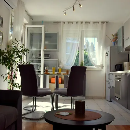 Marimar, Beachfront 1st Row * Split