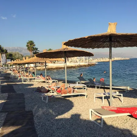 דירה Marimar, Beachfront 1st Row ספליט