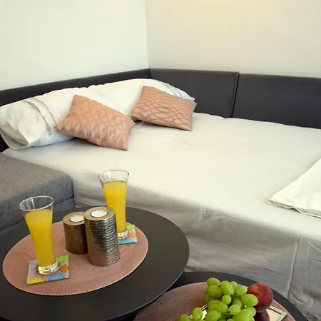 Apartment Marimar, Beachfront 1st Row Split