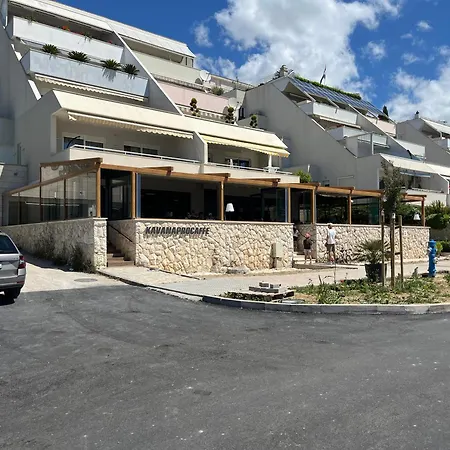 Marimar, Beachfront 1st Row Apartment Split