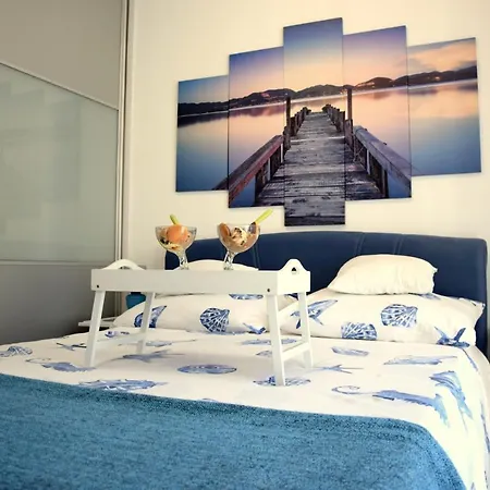 Апартаменти Marimar, Beachfront 1st Row Спліт